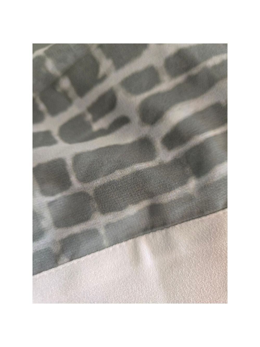 Wynne Layers Gray White Abstract Tunic Top 1X - Picture 12 of 12